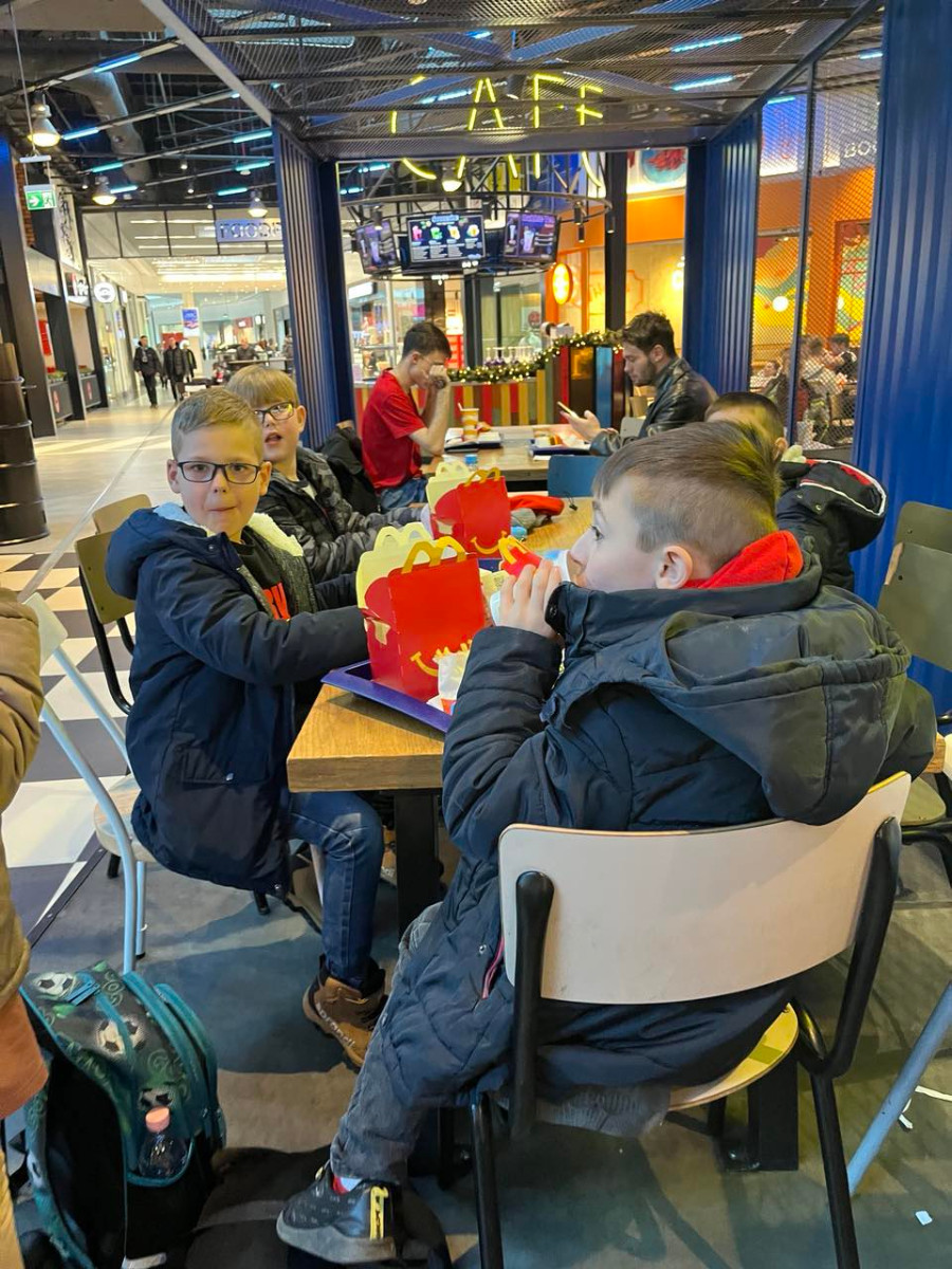 received_383607860703172