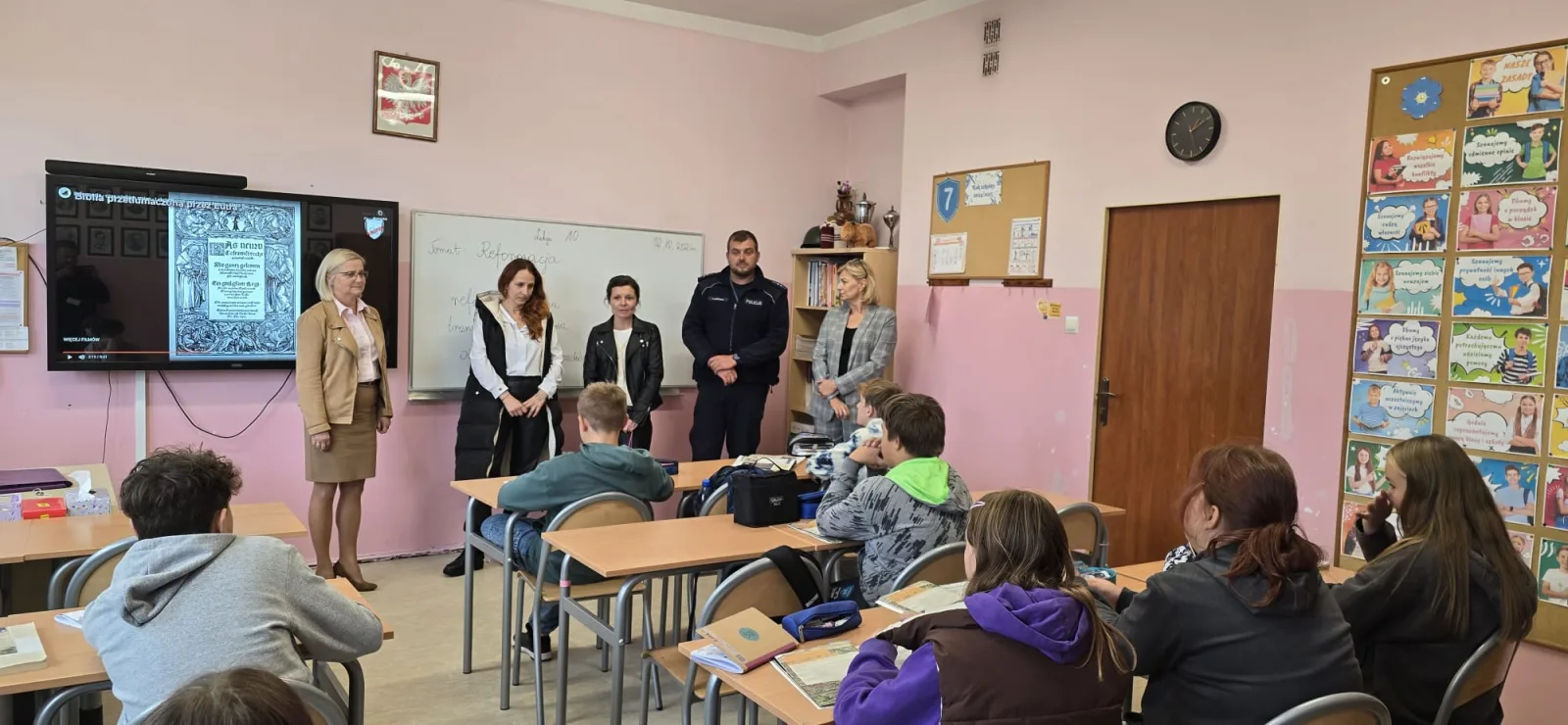 Uczniowie podczas zajęć w Szkole Podstawowej w Gardnie