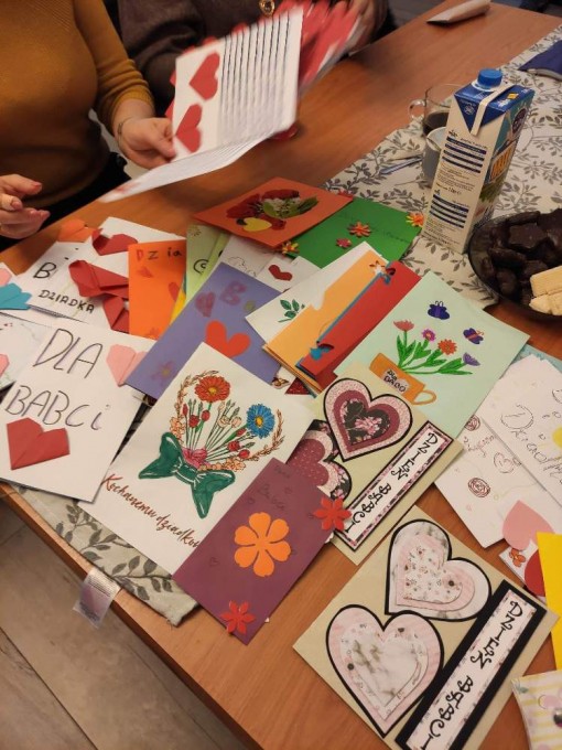 received_726768765629877