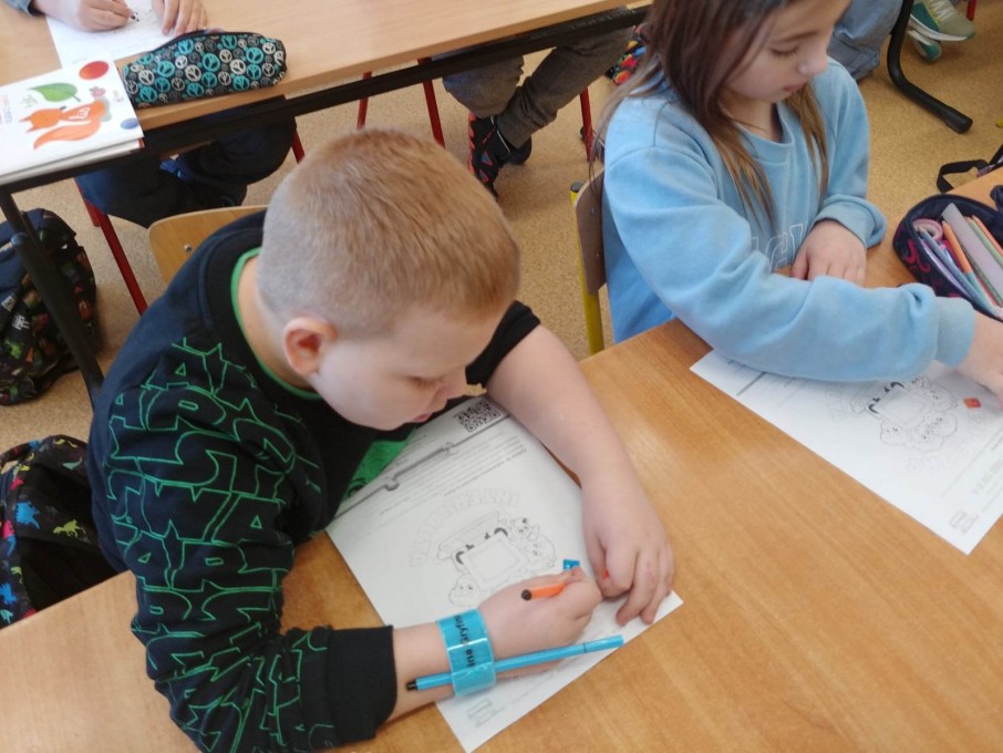 331375870_582157693801203