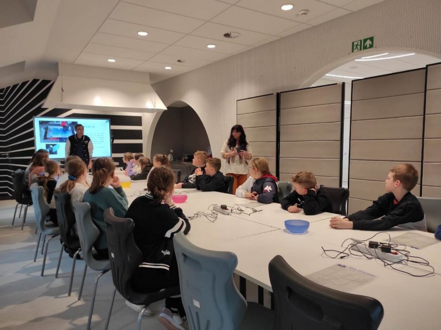 c7ac4ed5-94de-4eb4-9c67-b808e5a93f05