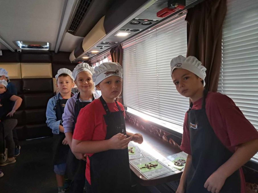 received_323414723494572