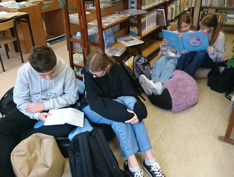 biblioteka październik