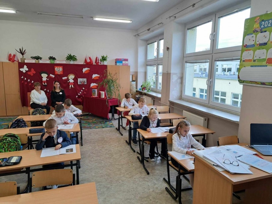 IPN Wokół Symboli Narodowych2