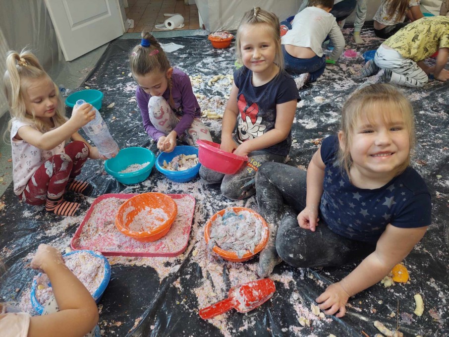 395085382_242676428466869_520633614907235008_n