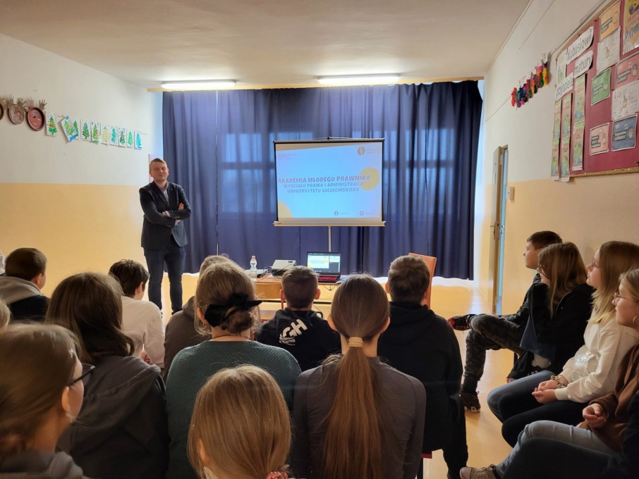 Akademia Młodego Prawnika
