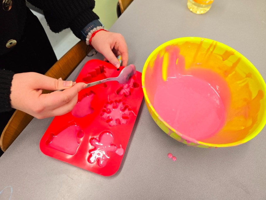 praktyczna lekcja chemii 7b (9)