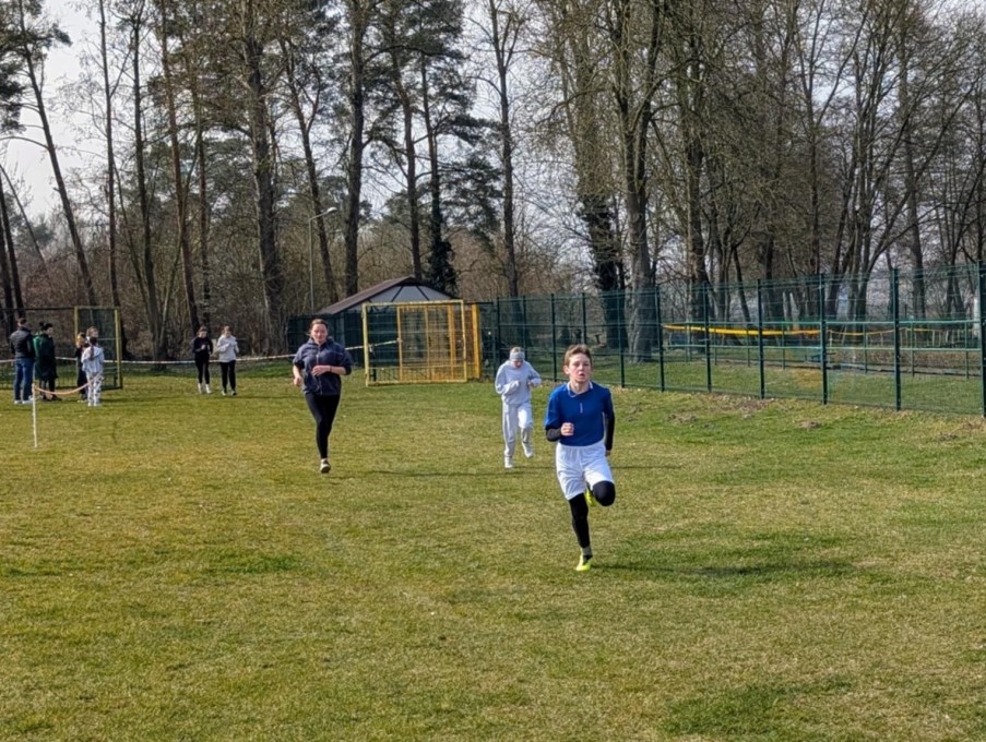 drużynowe biegi przełajowe (1).jpg