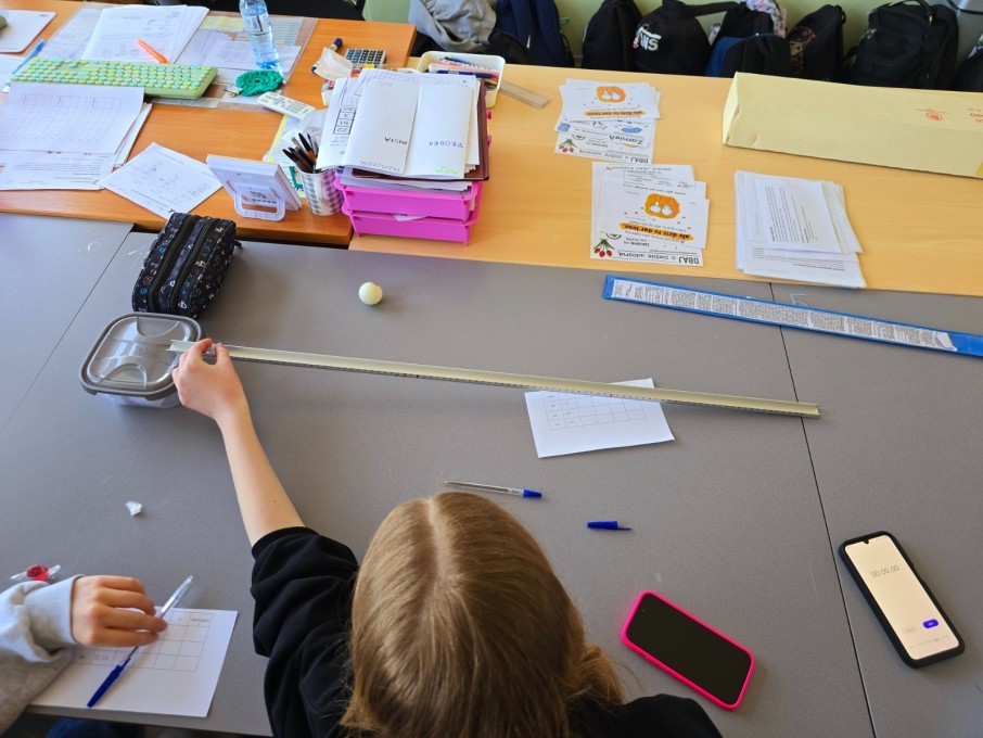 Badanie ruchu jednostajnie przyspiszonego (2)