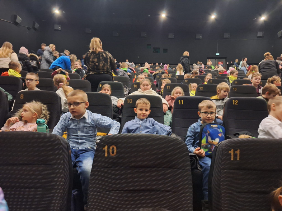 „Dziadek do orzechów, dwa królestwa” (8)