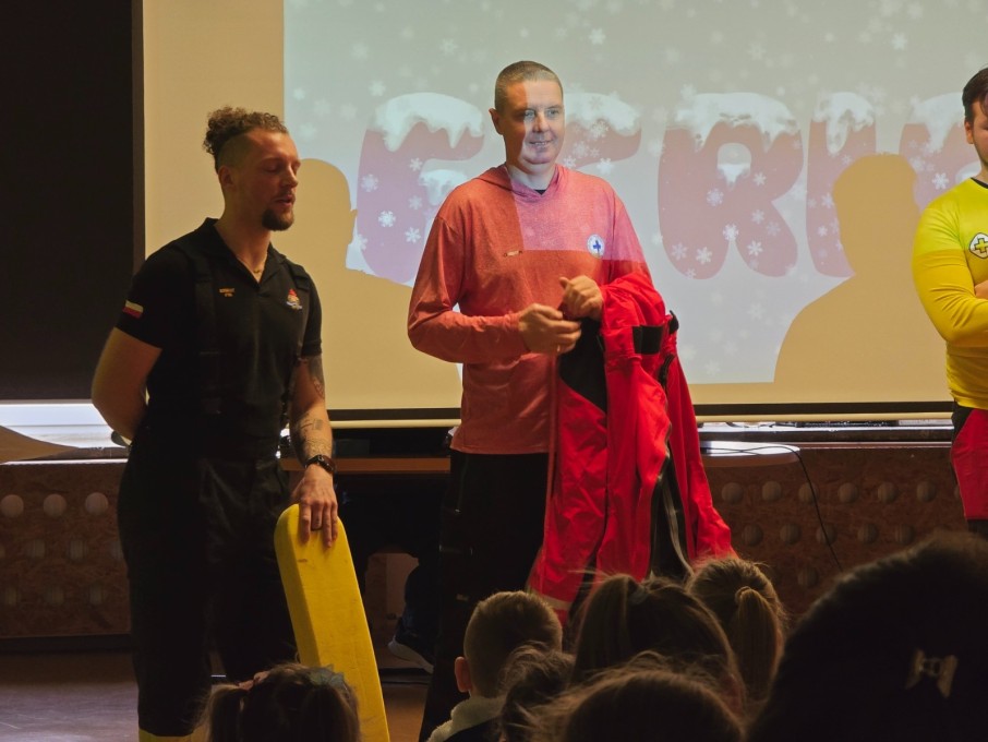 BEZPIECZNE FERIE ZE SŁUŻBAMI MUNDUROWYMI (2)