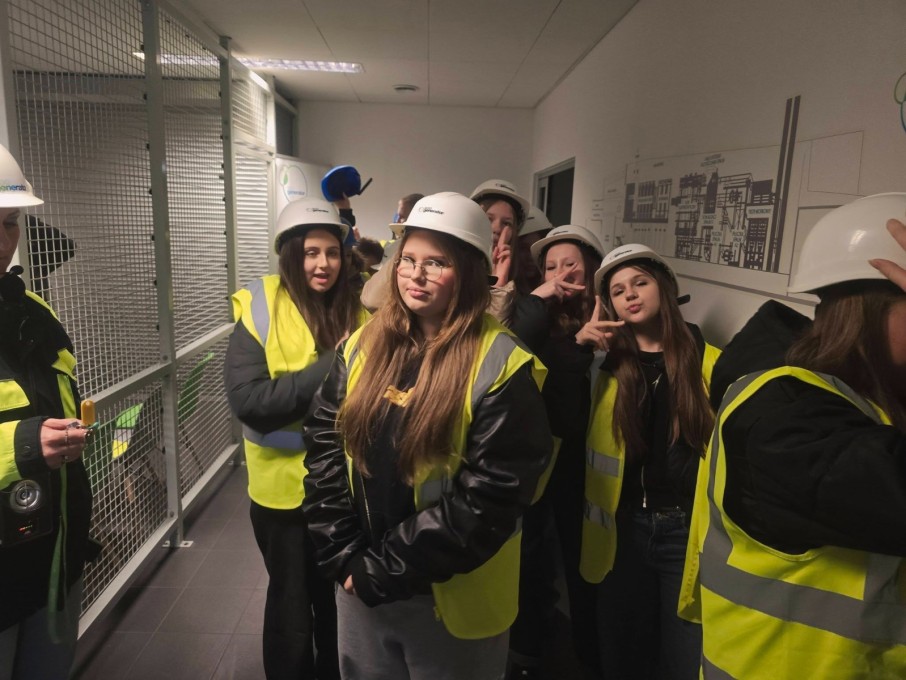 642389315_860486300360358_8210594072056801395_n